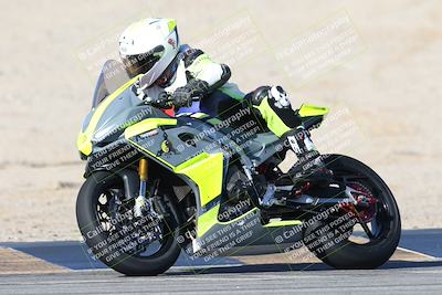 media/Dec-01-2025-Moto Forza (Mon) [[2daa91e15f]]/2-Intermediate Group/Session 2 (Turns 9 and 10)/